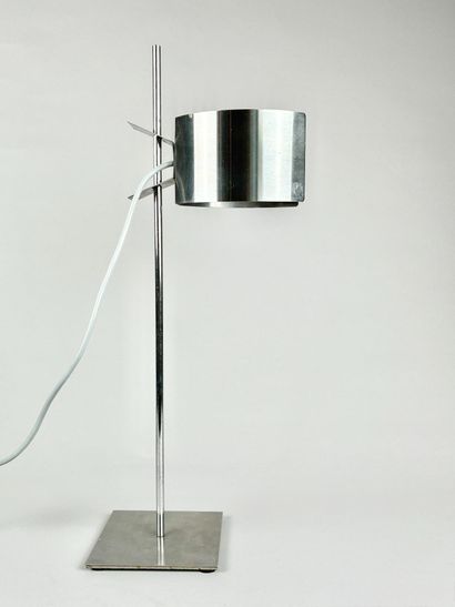 Lampe de bureau en aluminium, l'abat-jour...