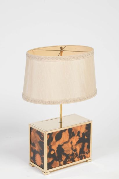 Rare lampe artisanale en bois décor d'éruption...