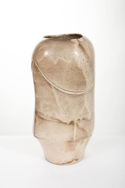 Atelier DIEULEFIT- Les Grottes
Cream-glazed...
