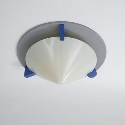 Dans le goût de Ettore Sottsass courant MEMPHIS
Édition...