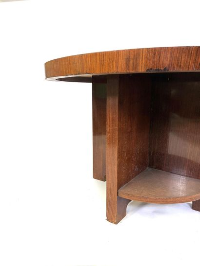 Petite table d'appoint en bois veiné de style...
