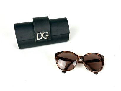 DOLCE & GABBANA
Paire de lunette de soleil...