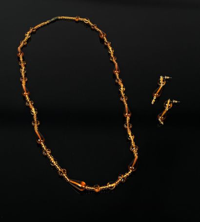 Parure fantaisie composée d'une paire de...