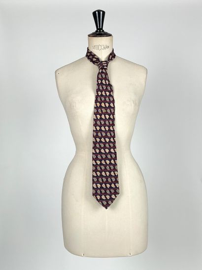 Ensemble de treize cravates en coton, soie...