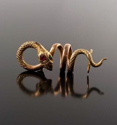 Original snake earring in gilded and pink...
