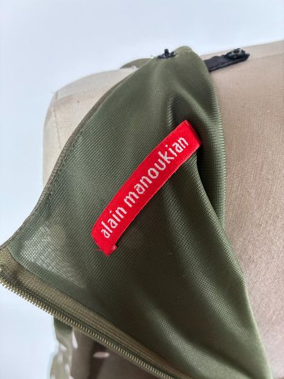 Alain MANOUKIAN
Khaki green dress with white...