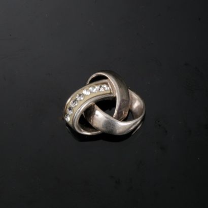Pendentif en métal argenté et strass
1,5...