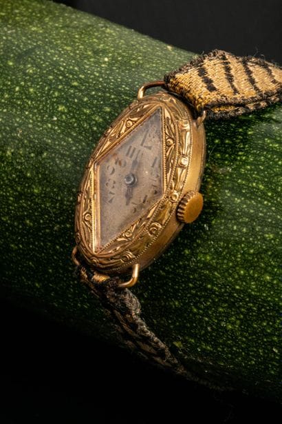 Lady's watch with gilt metal bracelet, diamond-shaped...