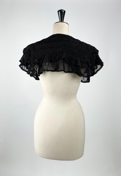 Ensemble d'accessoires relatifs au deuil,...