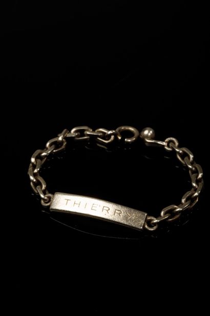 Ensemble de trois bijoux masculins comprenant...
