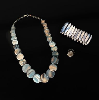 Mother-of-pearl set including necklace, bracelet...