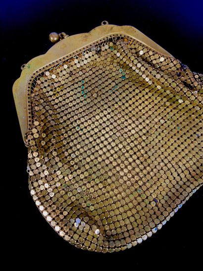 Small purse bag in gold-plated metal
13 x...