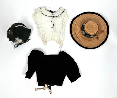 Costume de fillette
Chapeau en vannerie et...