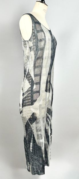GIANFRANCO FERRE
Robe maille à motif géométrique...