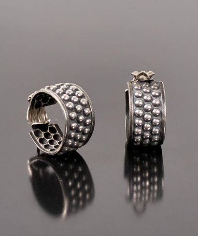 Paire de clips d'oreilles en argent façon...