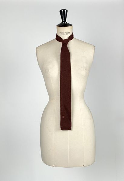 Ensemble de treize cravates en coton, soie...