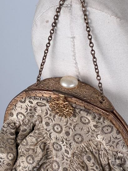 Reunion of two evening bags, including: 
A...