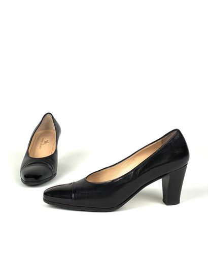 TANINO CRISCI
ESCARPINS en cuir noir et bout...