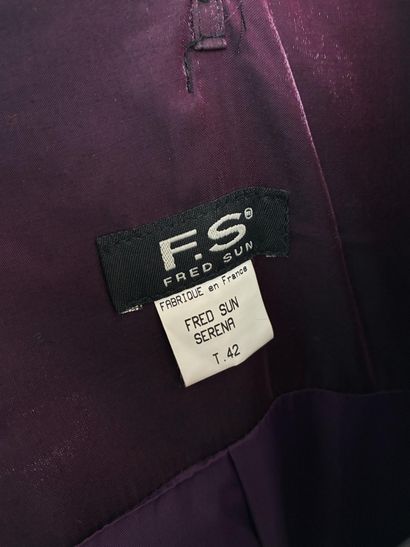 Fred Sun 
Robe de soirée à bretelles ou bustier...