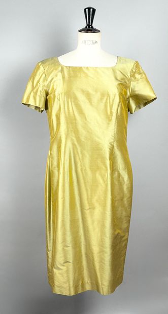 ALOUETTE, Paris
Robe à pinces en soie sauvage...