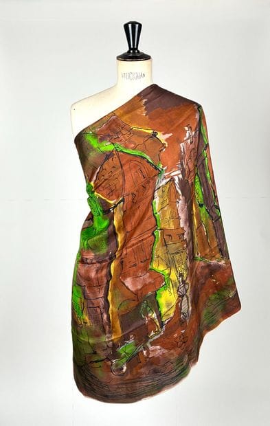 Set of 3 silk squares including : 
- Silk...