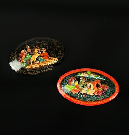 Two 6 cm painted wooden brooches