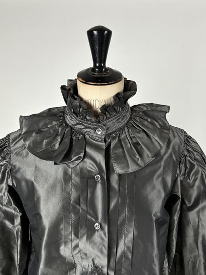 YVES SAINT LAURENT Rive Gauche
Blouse en...