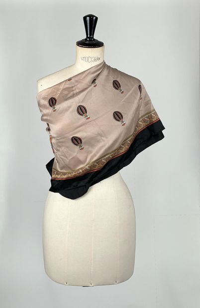Set of 5 silk squares including:
- PIERRE...