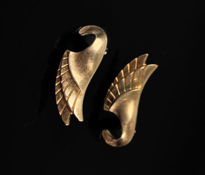 Paire de clips d'oreilles en métal argenté...
