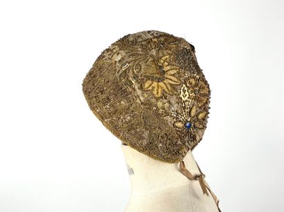 BRETAGNE
Ensemble de bonnets en cannetille,...