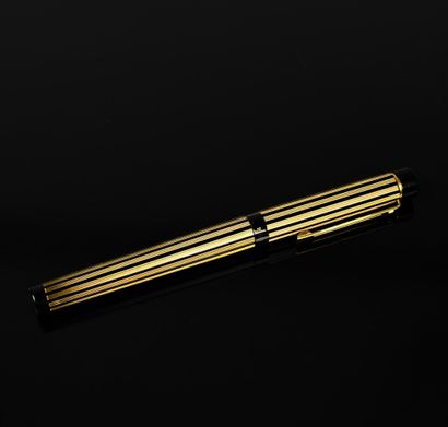 SHEAFFER USA
Gold-plated fountain pen with...