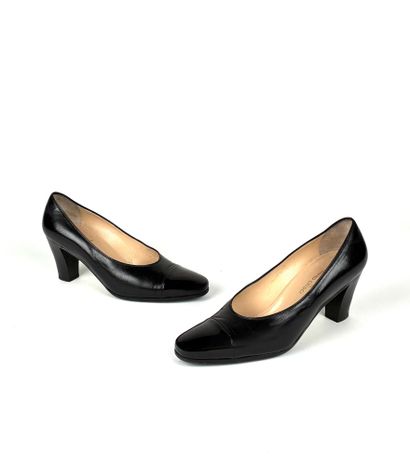 TANINO CRISCI
ESCARPINS en cuir noir et bout...