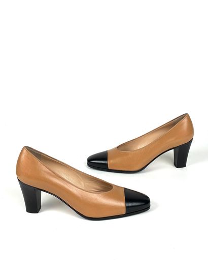 TANINO CRISCI
Réunion d’une paire d’ESCARPINS...