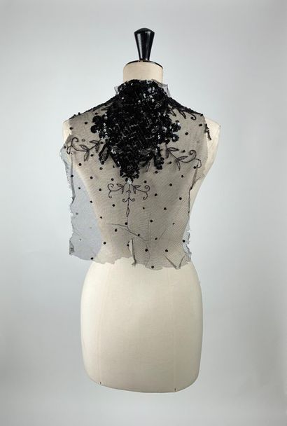 Ensemble d'accessoires relatifs au deuil,...