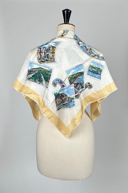 Set of 4 silk squares including :
- A bluish,...