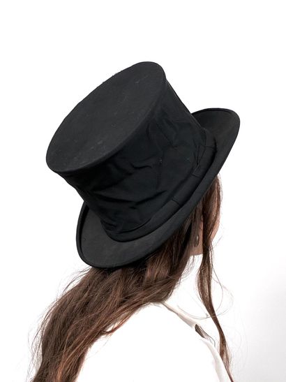 ARISTIDE BOUCICAUD
Chapeau haut de forme...
