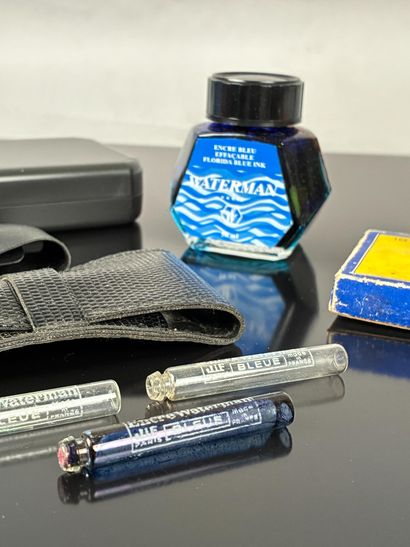 NECESSAIRE A STYLO
Ensemble de cartouches...