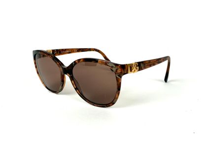 DOLCE & GABBANA
Paire de lunette de soleil...