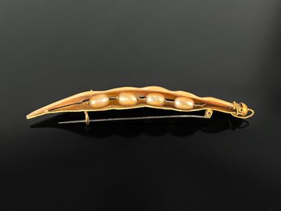 Broche gousse de petit pois en métal doré...