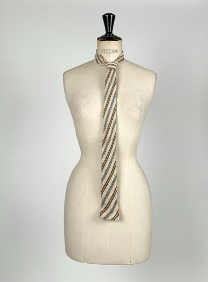Ensemble de treize cravates en coton, soie...