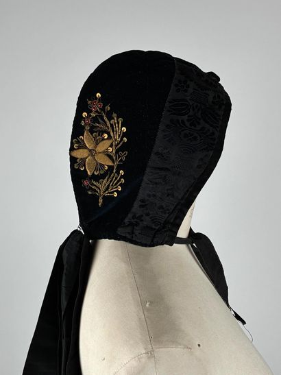 BRETAGNE
Ensemble de bonnets en cannetille,...
