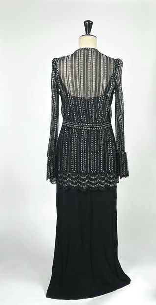 Robe noire longue de couturière et veste...