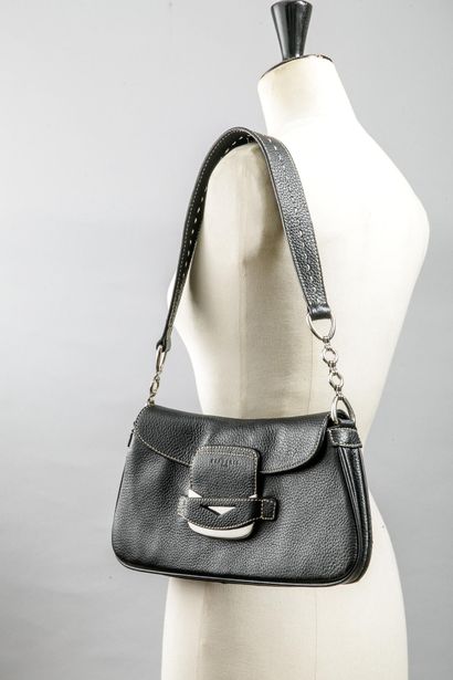 FREDERIC
Sac à main en cuir noir de forme...