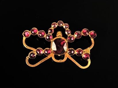 Small 2 x 3 cm pink rhinestone buckle in...