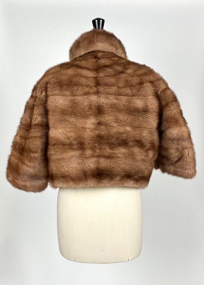 LOUIS CAZZULINO
Short bolero jacket in light...
