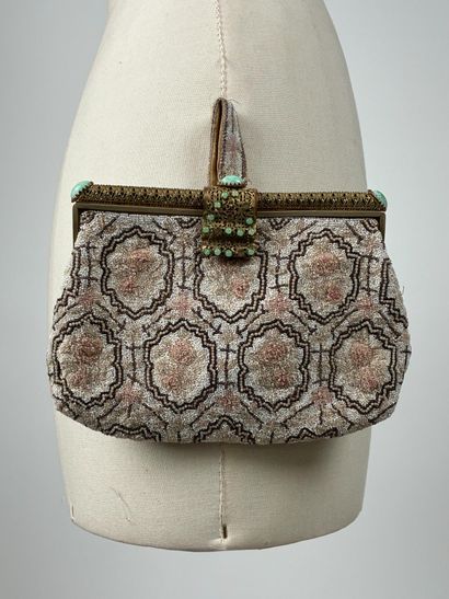 Pochette de soirée en broderie de perles...