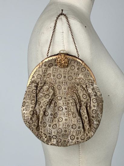 Reunion of two evening bags, including: 
A...