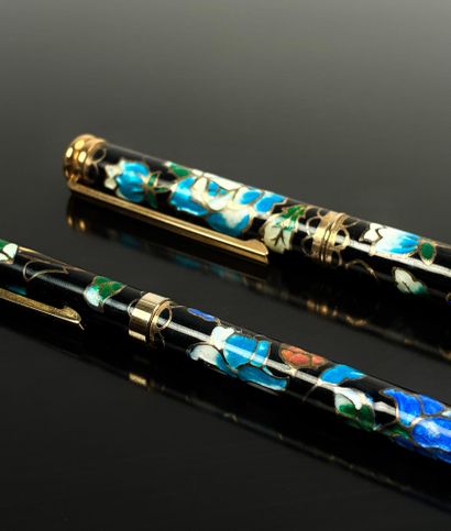 Set of two pens including 
- A fountain pen...