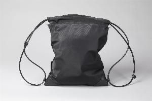 Karl LAGERFELD
Sac à dos en toile de nylon...
