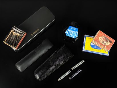 NECESSAIRE A STYLO
Ensemble de cartouches...
